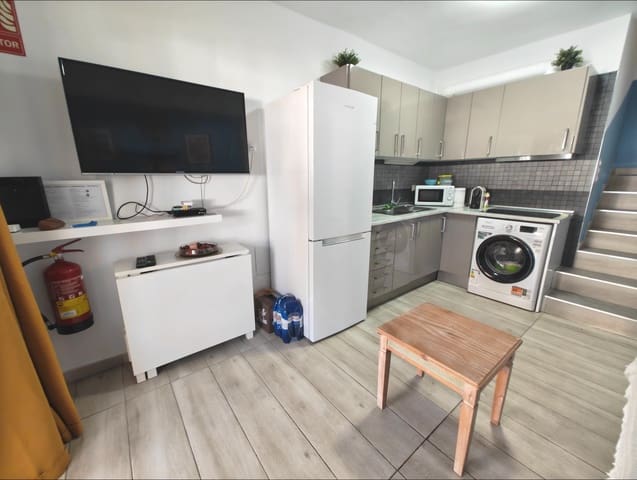 1 quarto Moradia em Banda para venda em Campo Internacional, San Bartolomé de Tirajana com piscina - 240 000 € (Ref: 10025862)