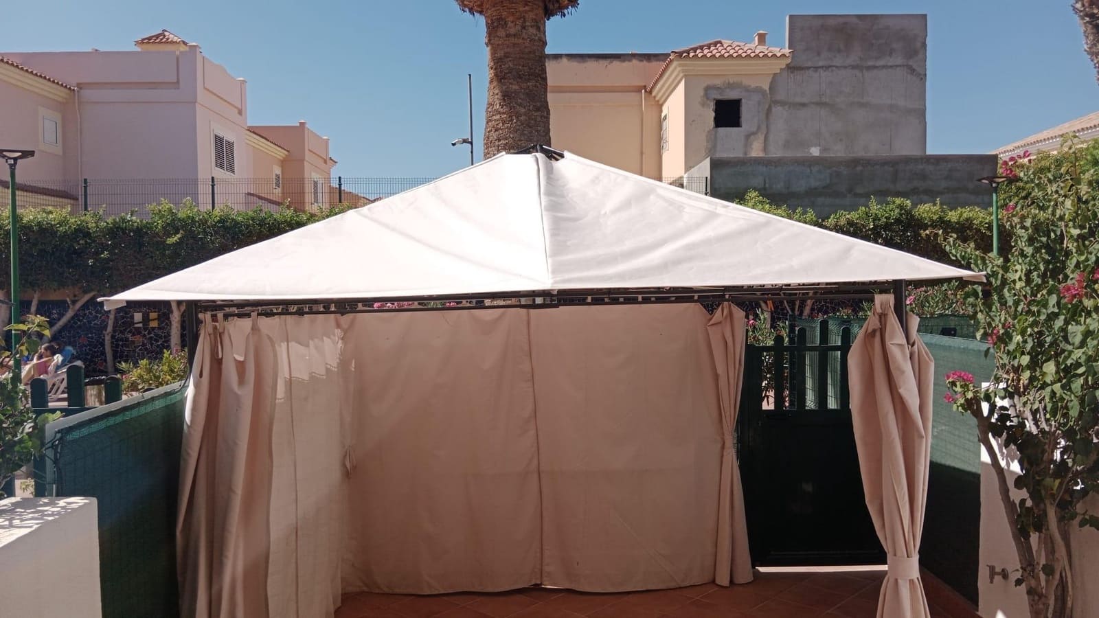1 sovrum Lägenhet att hyra i Sonneland med pool - 1 100 € (Ref: 10129363)
