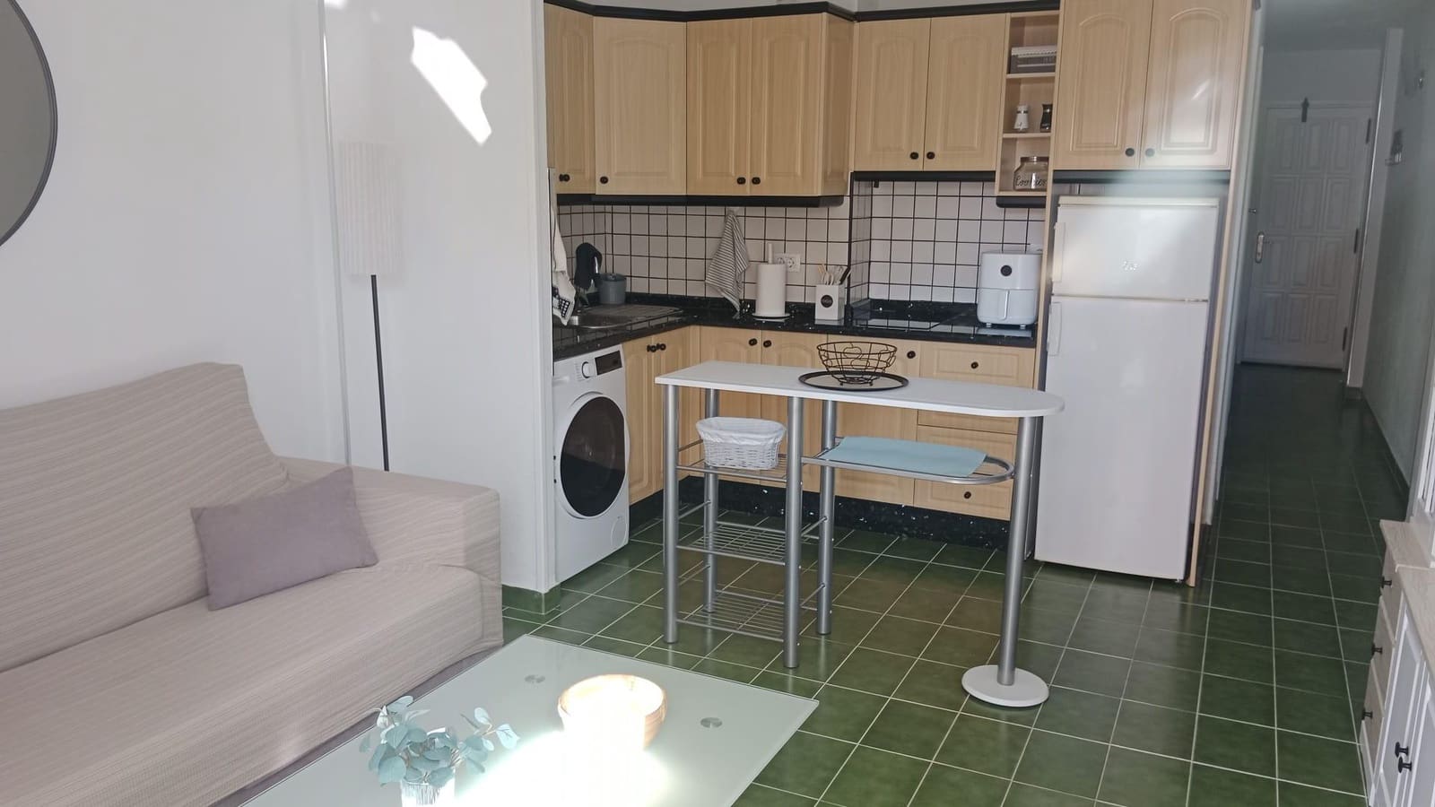 1 sovrum Lägenhet att hyra i Sonneland med pool - 1 100 € (Ref: 10129363)