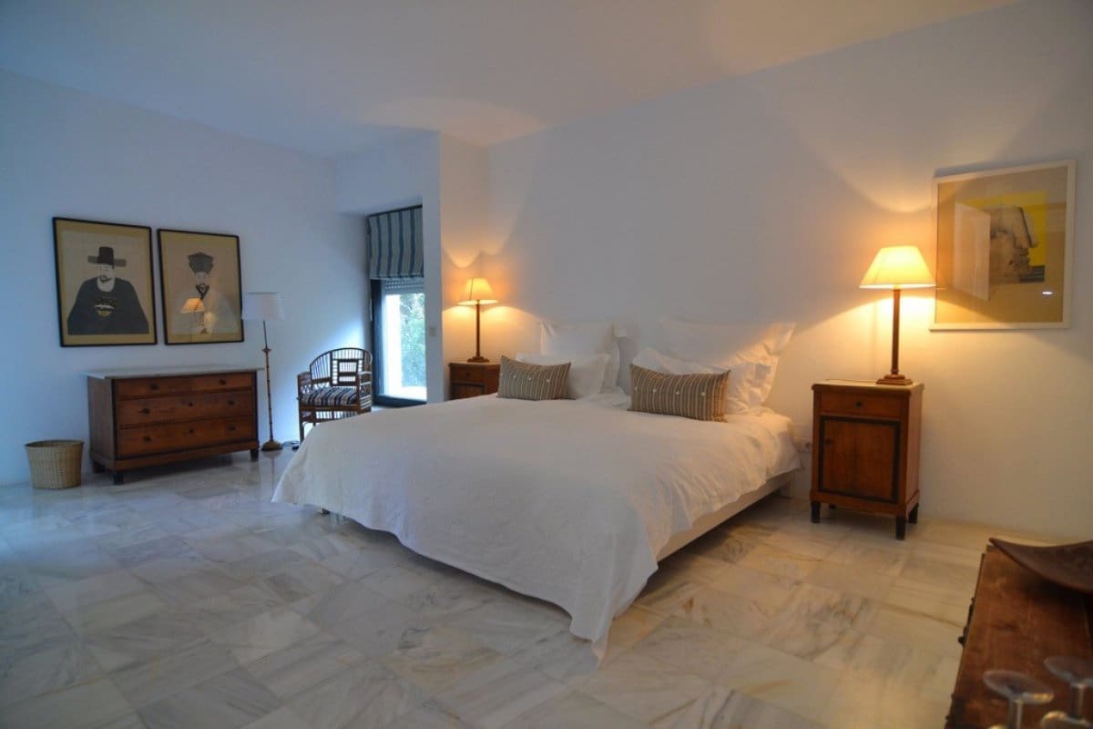 12 soverom Hotell til salgs i Monte Leon med svømmebasseng - € 6 900 000 (Ref: 5040481)