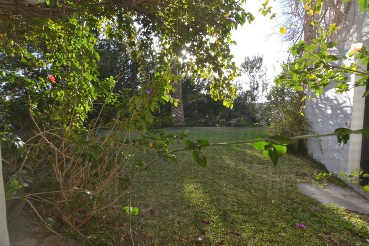 12 soverom Hotell til salgs i Monte Leon med svømmebasseng - € 6 900 000 (Ref: 5040481)