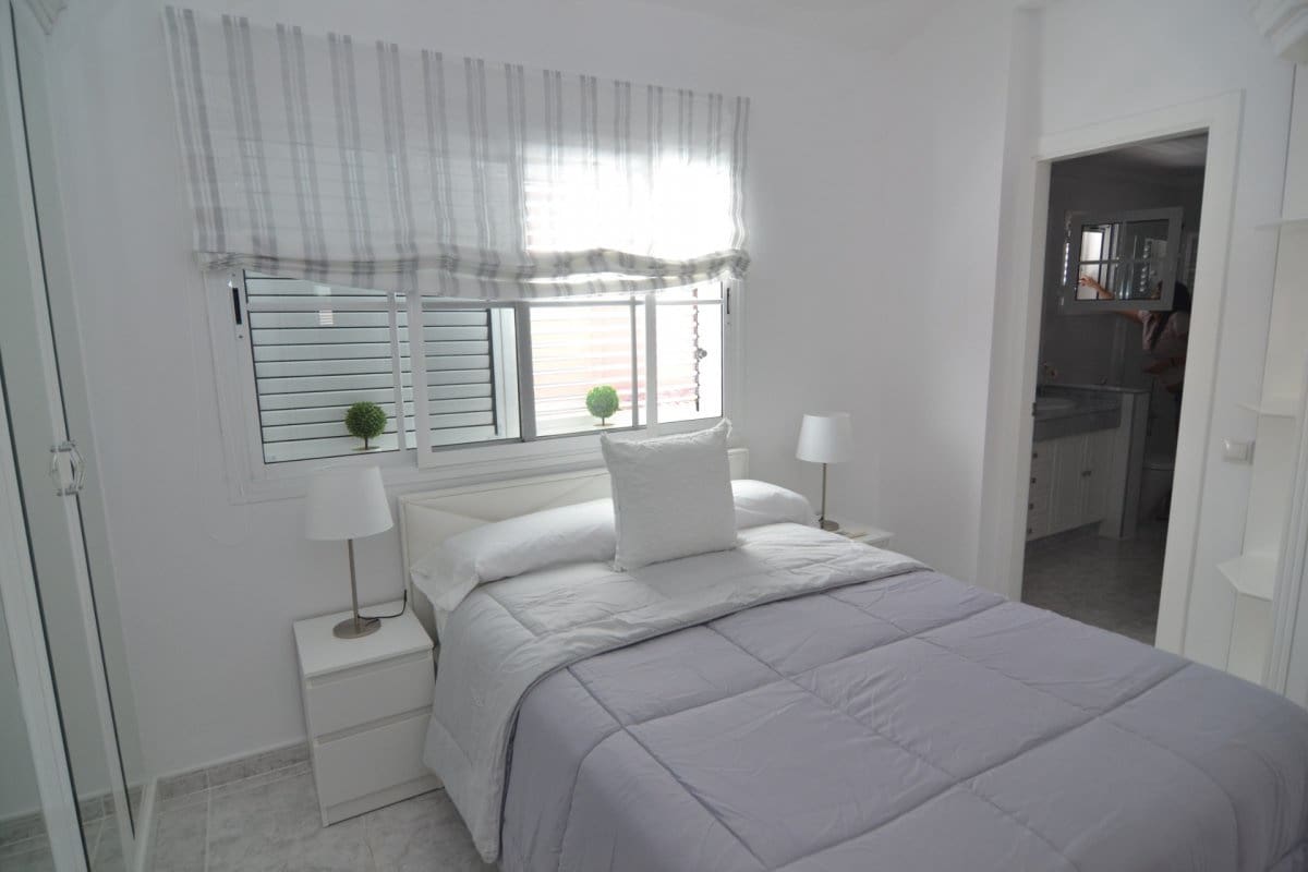 2 sovrum Lägenhet att hyra i Sonneland med pool - 1 500 € (Ref: 5583629)