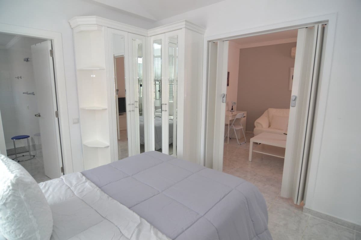 2 sovrum Lägenhet att hyra i Sonneland med pool - 1 500 € (Ref: 5583629)