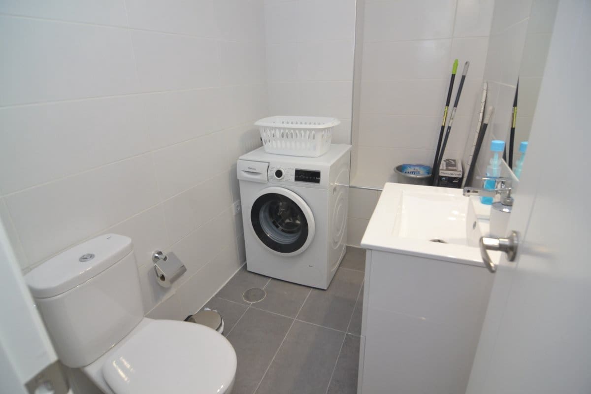 2 sovrum Lägenhet att hyra i Sonneland med pool - 1 500 € (Ref: 5583629)