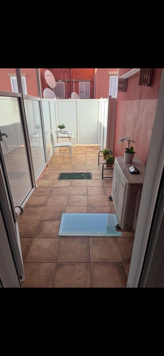 2 sovrum Lägenhet att hyra i Sonneland med pool - 1 500 € (Ref: 5583629)