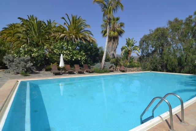 12 soverom Villa til salgs i San Bartolomé de Tirajana med svømmebasseng - € 6 900 000 (Ref: 6190193)