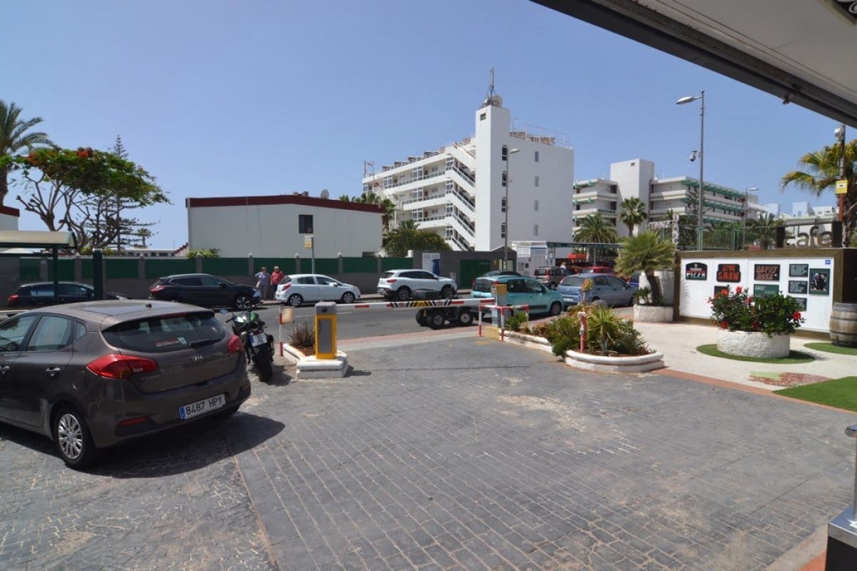 Commercial for sale in Playa del Ingles - € 895,000 (Ref: 6990745)