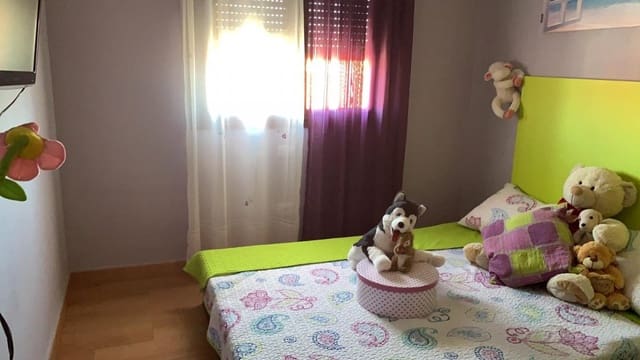 4 chambre Appartement à vendre à Vecindario, Santa Lucía de Tirajana avec garage - 345 000 € (Ref: 6990777)