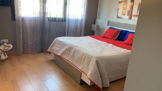4 chambre Appartement à vendre à Vecindario, Santa Lucía de Tirajana avec garage - 345 000 € (Ref: 6990777)