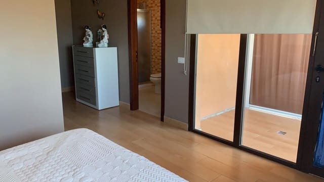 4 chambre Appartement à vendre à Vecindario, Santa Lucía de Tirajana avec garage - 345 000 € (Ref: 6990777)