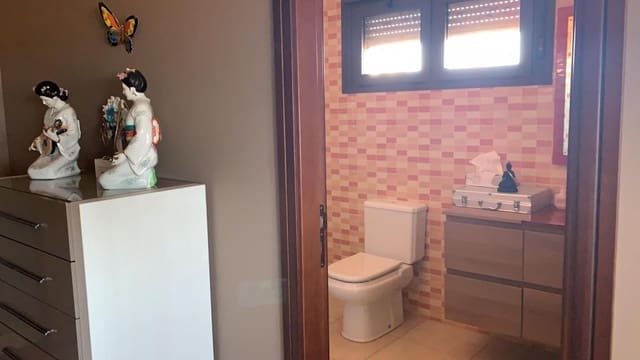 4 chambre Appartement à vendre à Vecindario, Santa Lucía de Tirajana avec garage - 345 000 € (Ref: 6990777)