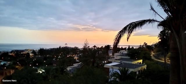 Bungalow de 2 habitaciones en San Bartolomé de Tirajana en alquiler con piscina - 1.900 € (Ref: 6994251)