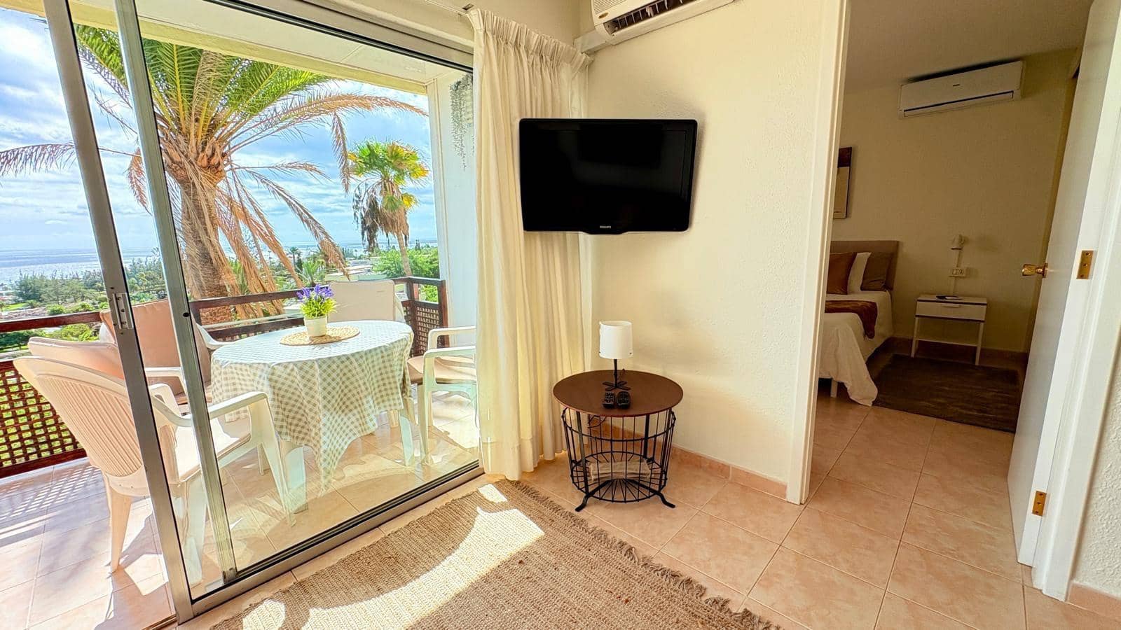 2 slaapkamer Bungalow te huur in San Bartolome de Tirajana met zwembad - € 1.900 (Ref: 6994251)