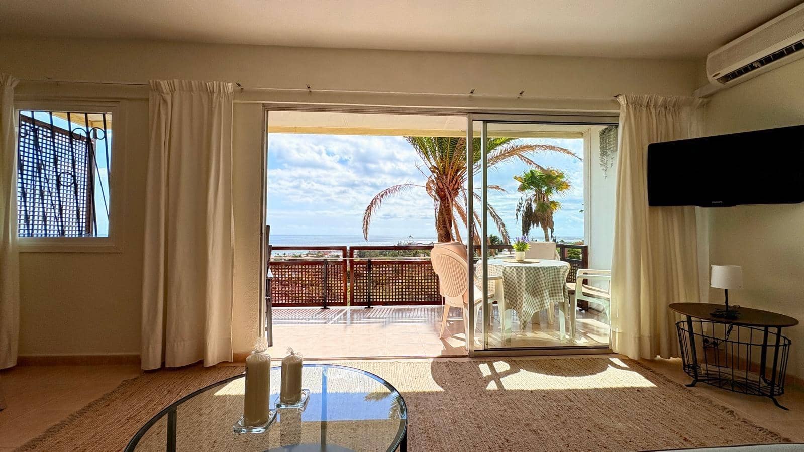 2 slaapkamer Bungalow te huur in San Bartolome de Tirajana met zwembad - € 1.900 (Ref: 6994251)