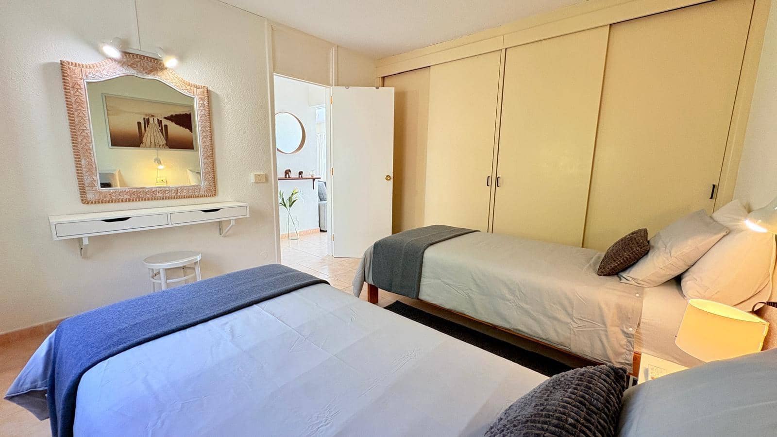 2 slaapkamer Bungalow te huur in San Bartolome de Tirajana met zwembad - € 1.900 (Ref: 6994251)