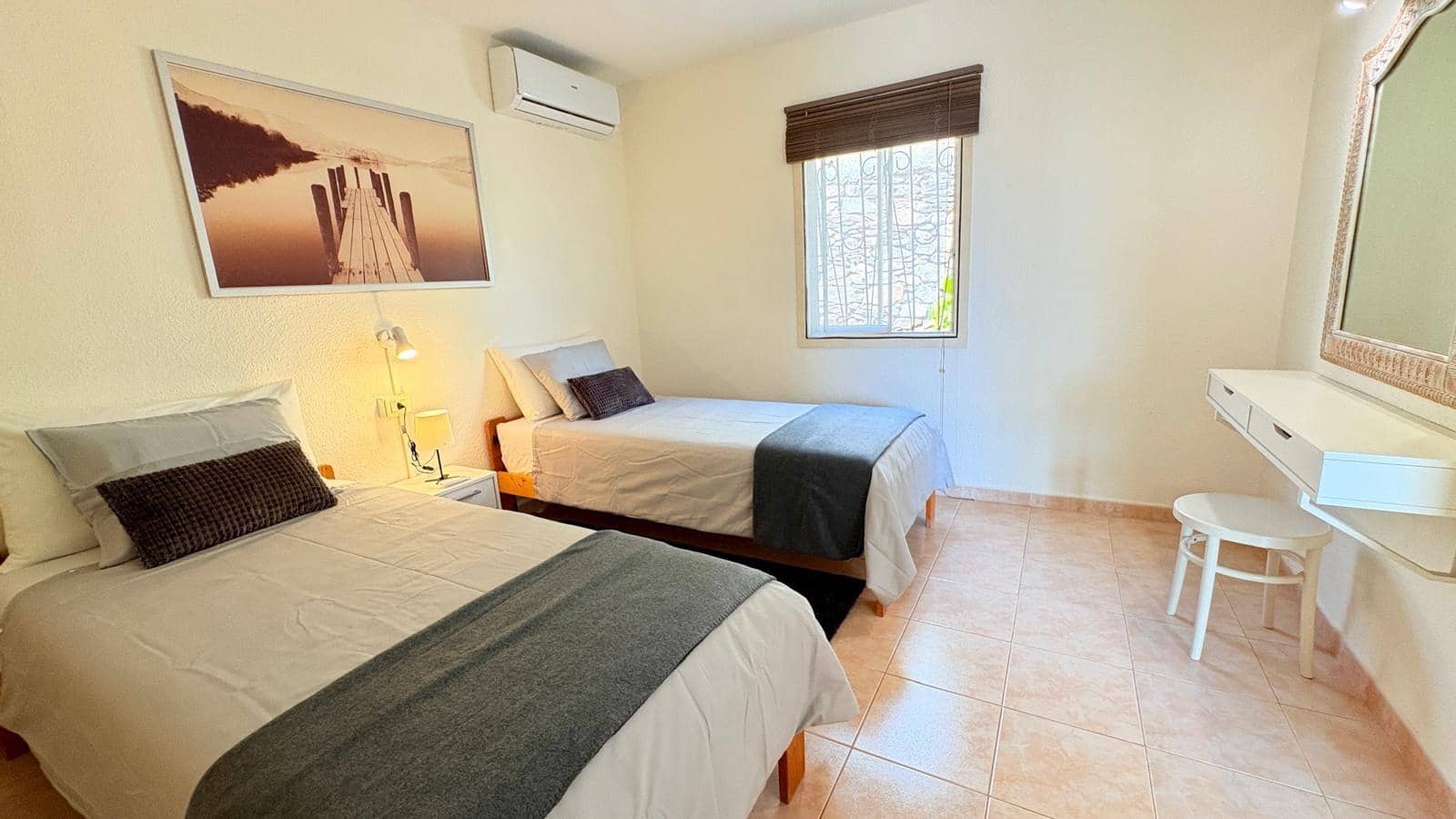 2 slaapkamer Bungalow te huur in San Bartolome de Tirajana met zwembad - € 1.900 (Ref: 6994251)