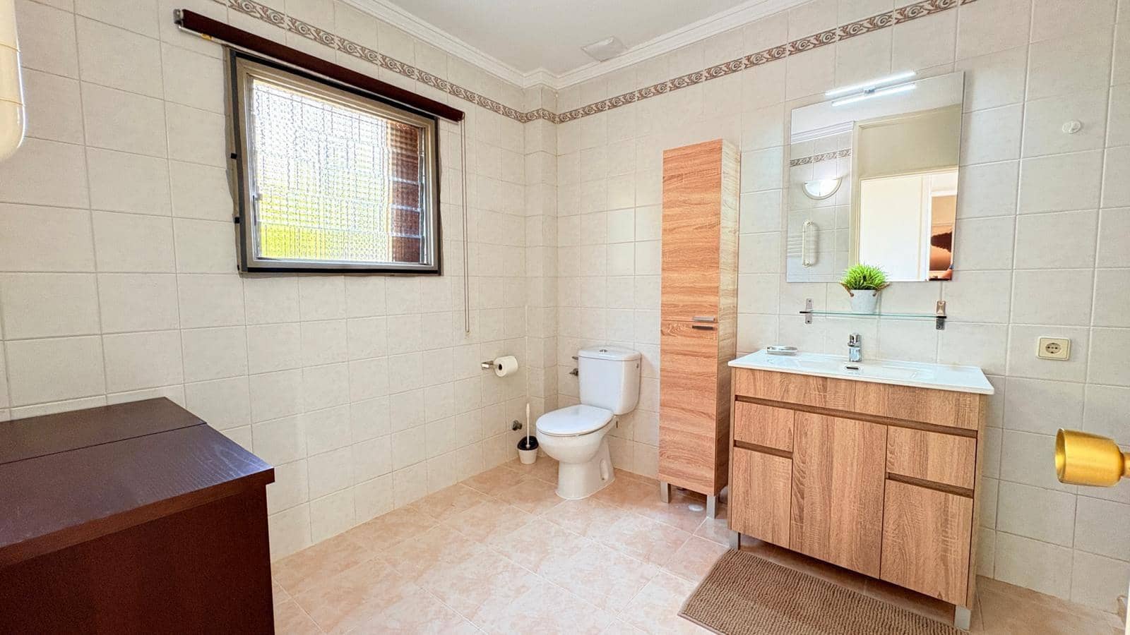 2 slaapkamer Bungalow te huur in San Bartolome de Tirajana met zwembad - € 1.900 (Ref: 6994251)