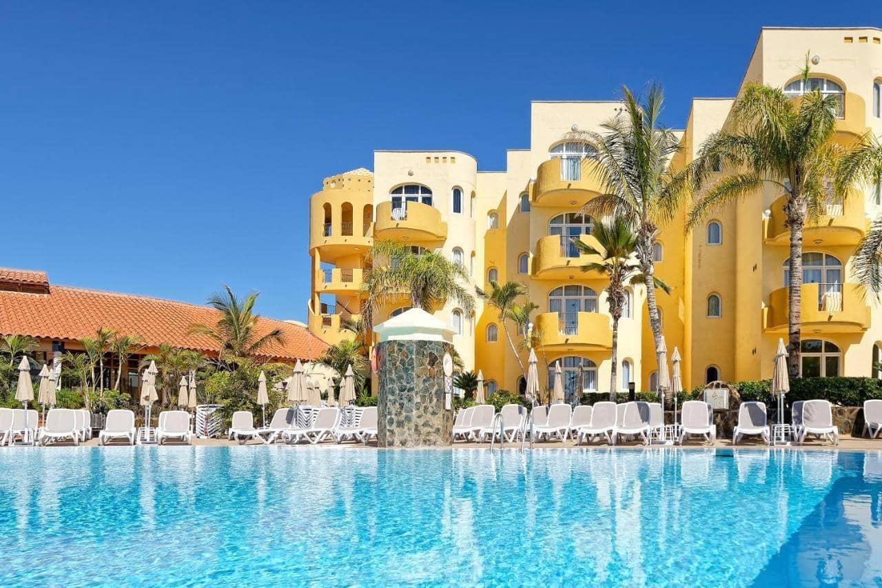 2 bedroom Apartment for sale in San Bartolome de Tirajana with pool garage - € 315,000 (Ref: 7521535)