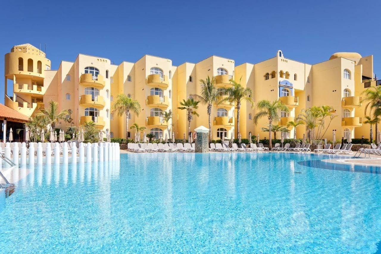 2 bedroom Apartment for sale in San Bartolome de Tirajana with pool garage - € 315,000 (Ref: 7521535)