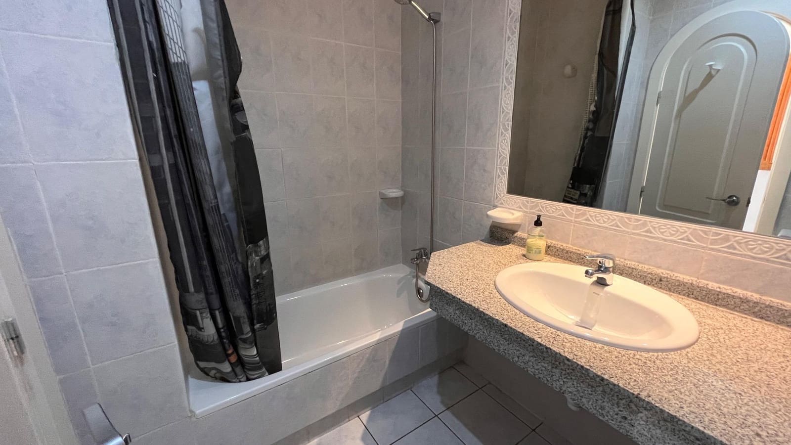 2 bedroom Apartment for sale in San Bartolome de Tirajana with pool garage - € 315,000 (Ref: 7521535)