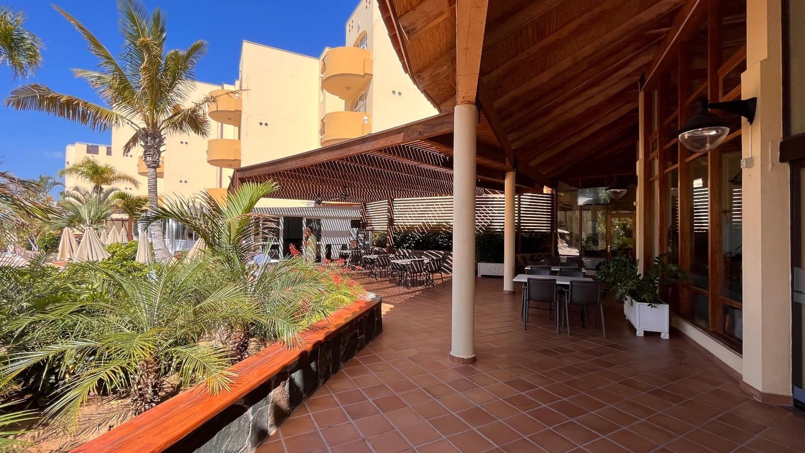 2 bedroom Apartment for sale in San Bartolome de Tirajana with pool garage - € 315,000 (Ref: 7521535)
