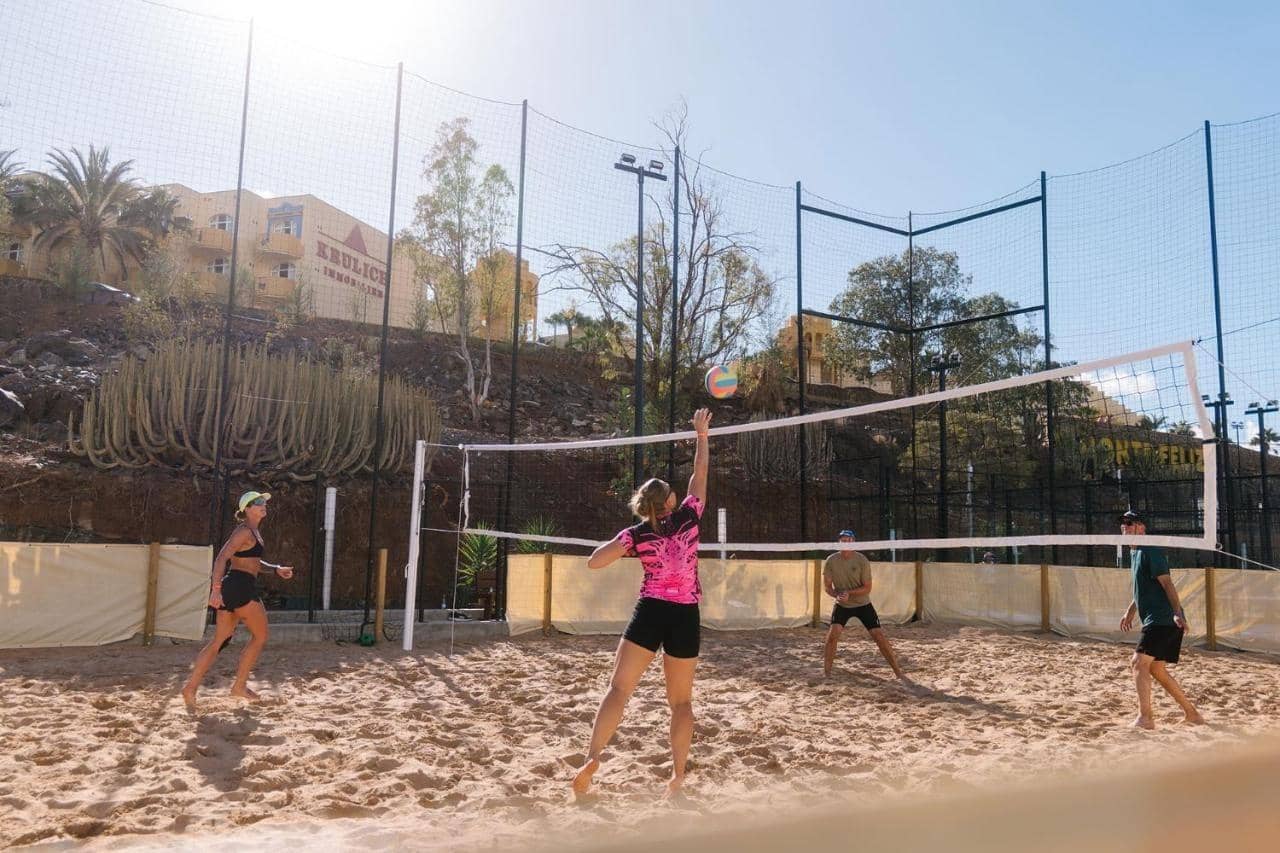 2 bedroom Apartment for sale in San Bartolome de Tirajana with pool garage - € 315,000 (Ref: 7521535)