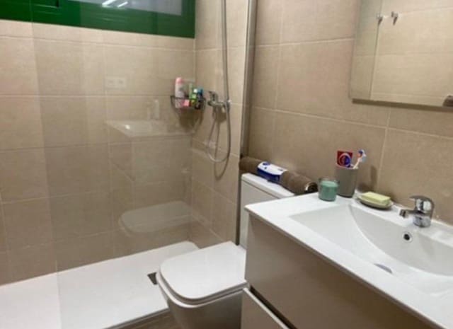 1 slaapkamer Appartement te huur in Playa del Inglés, San Bartolomé de Tirajana met zwembad - € 950 (Ref: 8348385)