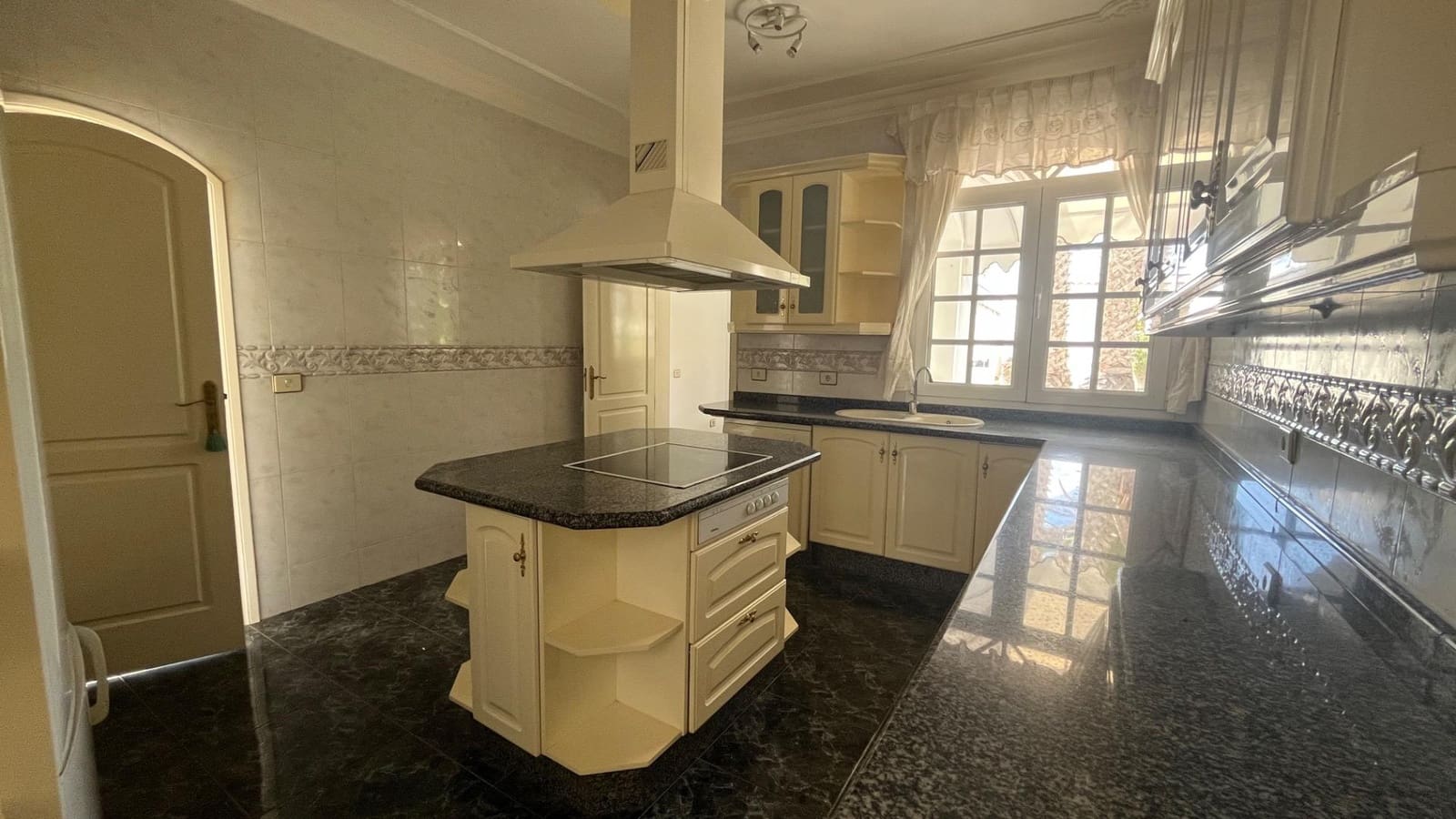 6 soveværelse Villa til salg i El Salobre med swimmingpool garage - € 849.900 (Ref: 8881742)