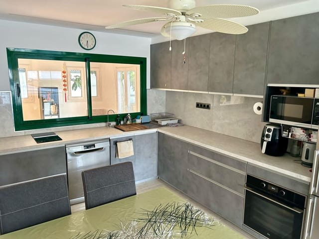 4 quarto Moradia em Banda para venda em Maspalomas, San Bartolomé de Tirajana com piscina - 699 000 € (Ref: 8900038)