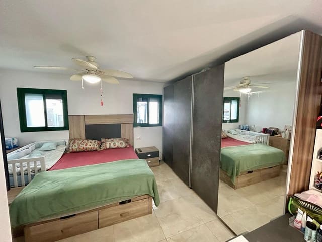 4 quarto Moradia em Banda para venda em Maspalomas, San Bartolomé de Tirajana com piscina - 699 000 € (Ref: 8900038)