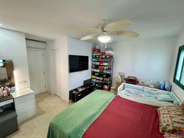 4 quarto Moradia em Banda para venda em Maspalomas, San Bartolomé de Tirajana com piscina - 699 000 € (Ref: 8900038)