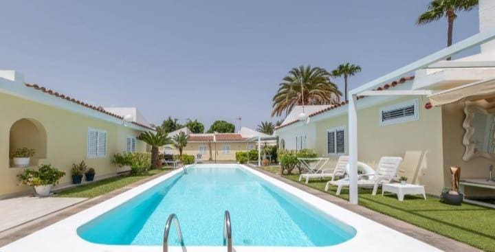 2 soveværelse Bungalow til salg i Campo Internacional med swimmingpool - € 450.000 (Ref: 8913162)