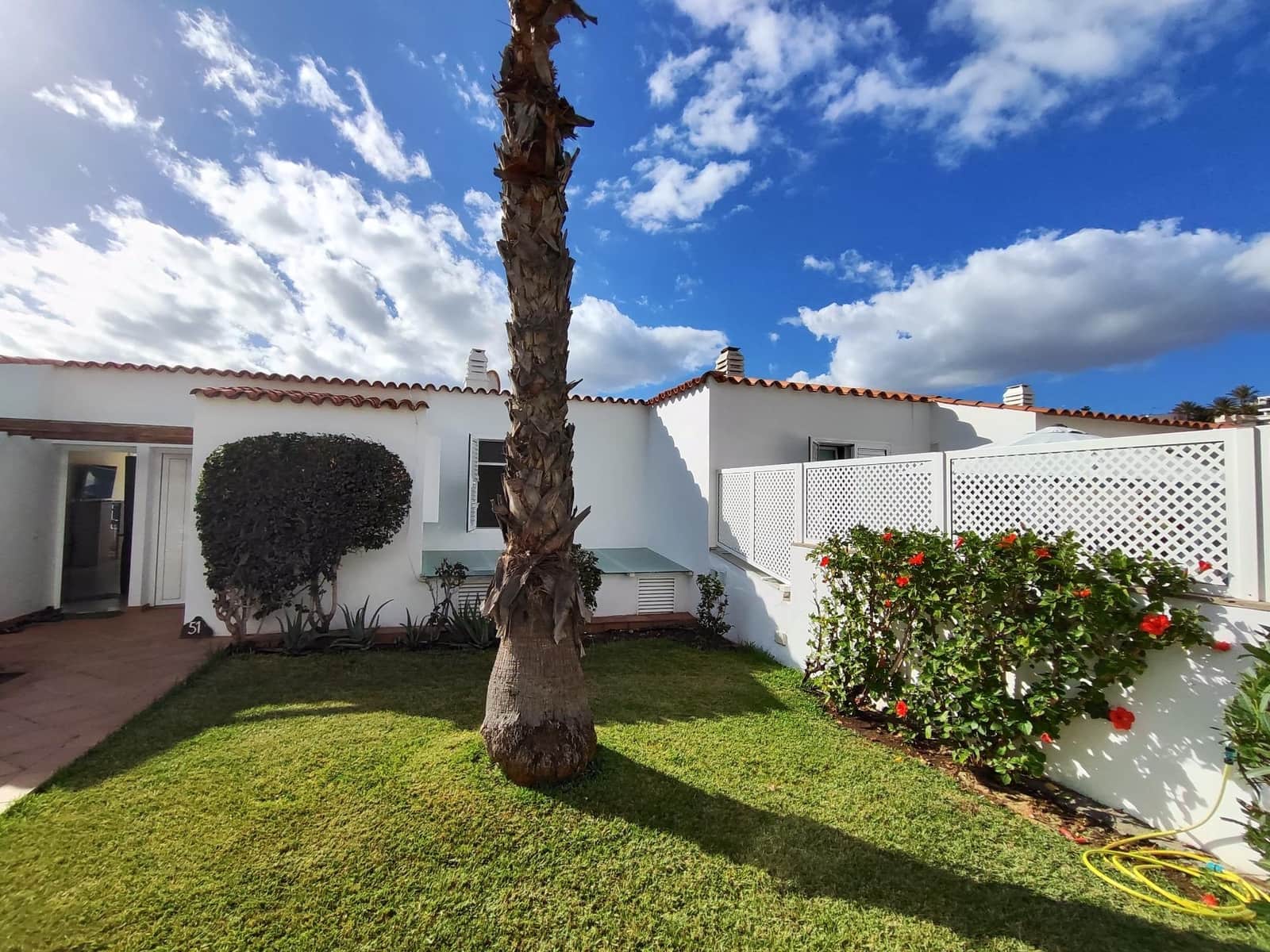 2 makuuhuone Bungalow vuokrattavana paikassa Playa del Aguila mukana uima-altaan - 1 800 € (Ref: 8941241)