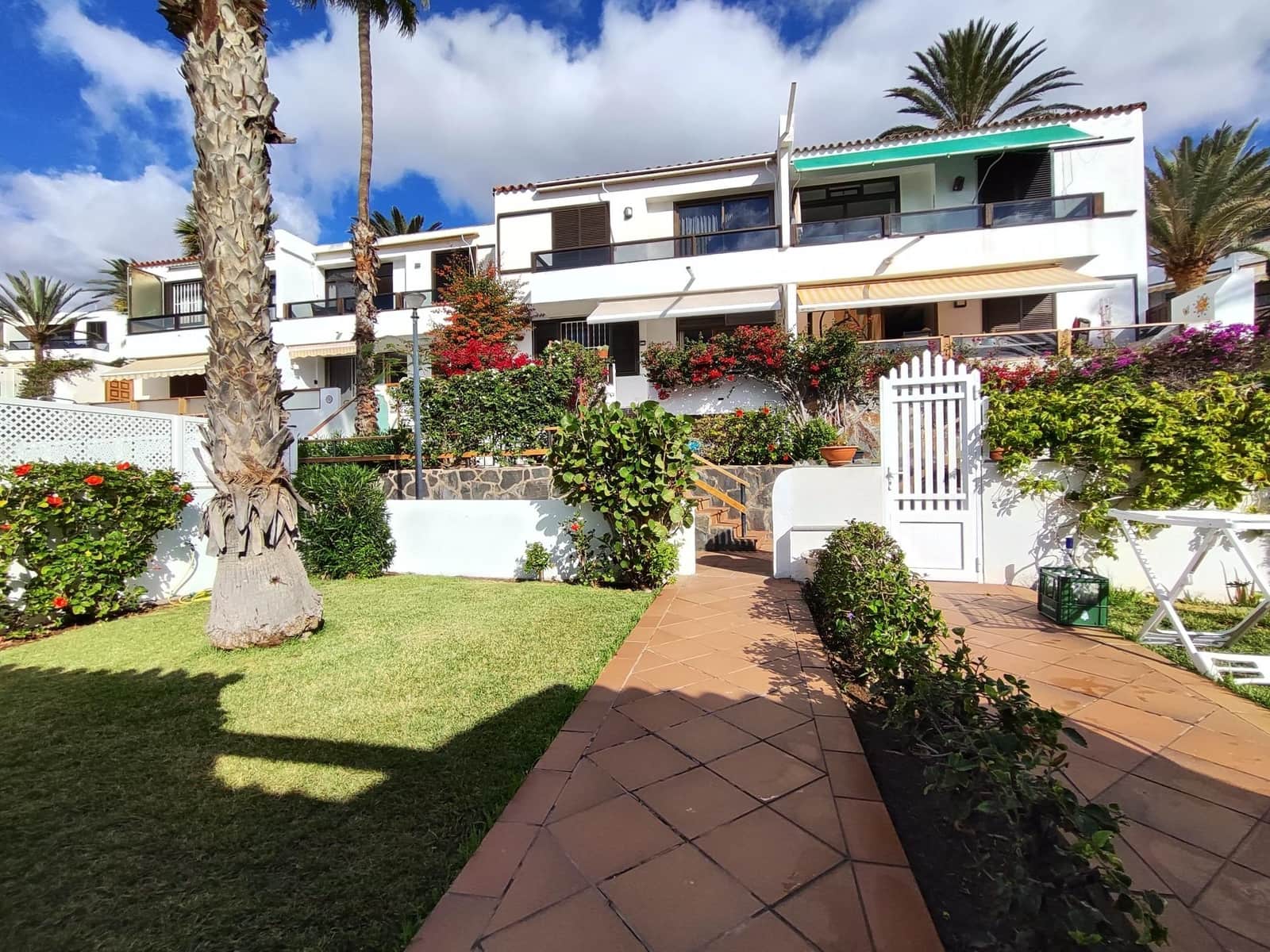 2 makuuhuone Bungalow vuokrattavana paikassa Playa del Aguila mukana uima-altaan - 1 800 € (Ref: 8941241)