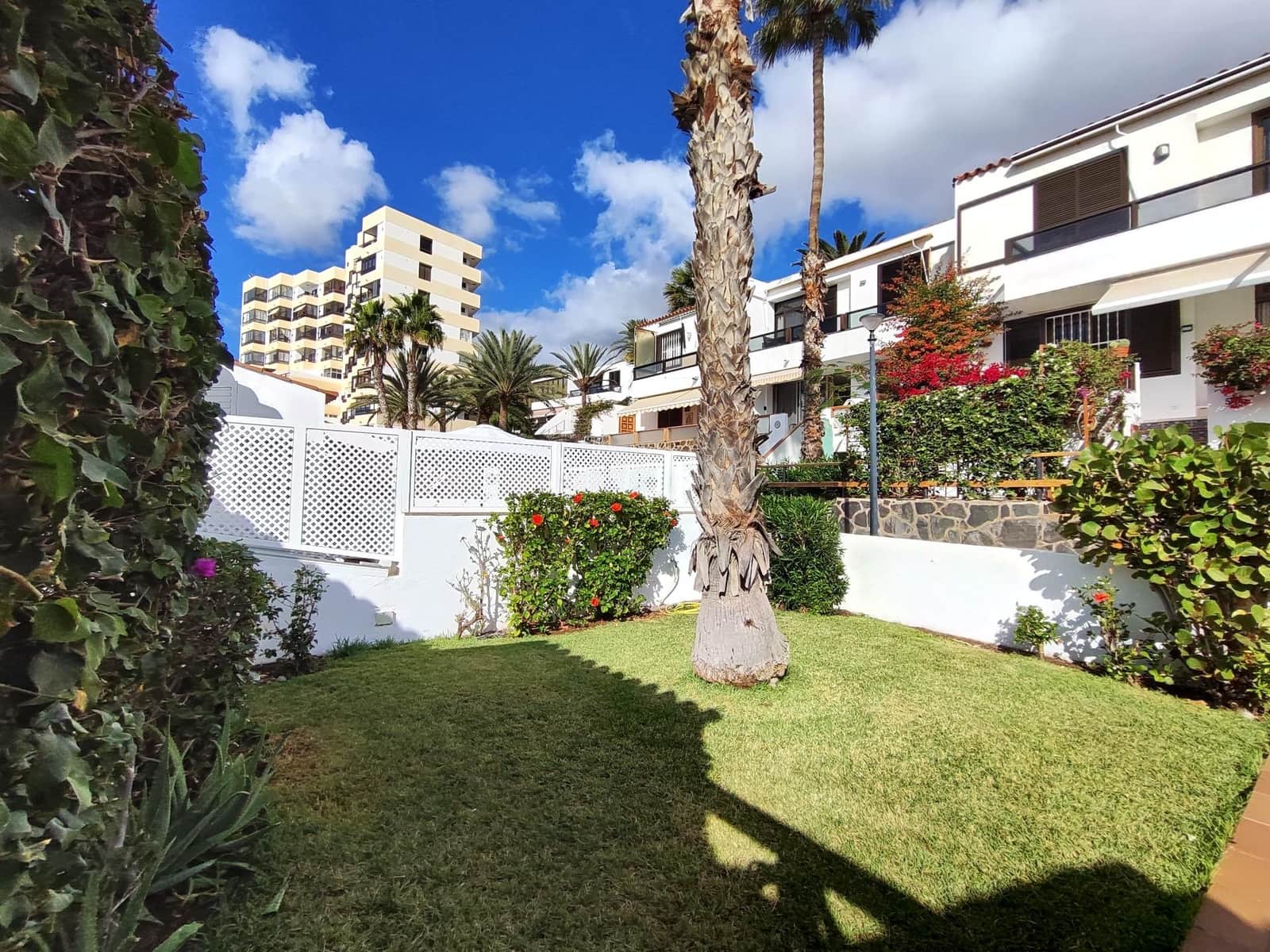 2 makuuhuone Bungalow vuokrattavana paikassa Playa del Aguila mukana uima-altaan - 1 800 € (Ref: 8941241)