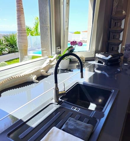 4 soveværelse Villa til salg i San Bartolomé de Tirajana med swimmingpool garage - € 1.475.000 (Ref: 8985820)