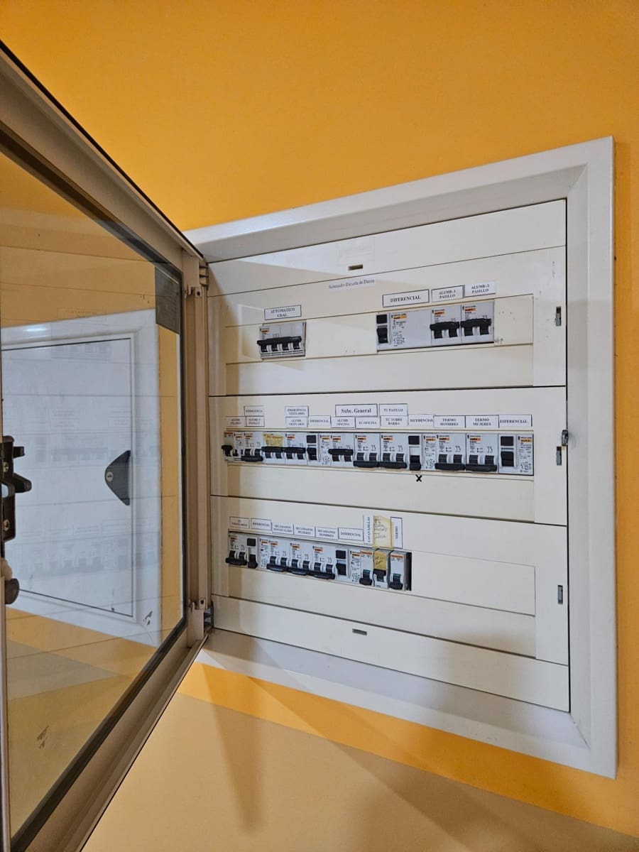 5 soveværelse Erhverv til salg i Santa Lucia de Tirajana med garage - € 390.000 (Ref: 9255164)