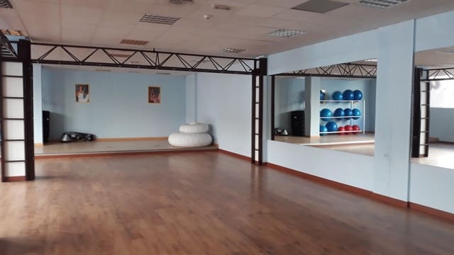 5 soveværelse Erhverv til salg i Santa Lucía de Tirajana med garage - € 390.000 (Ref: 9255164)