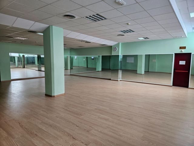 5 soveværelse Erhverv til salg i Santa Lucía de Tirajana med garage - € 390.000 (Ref: 9255164)