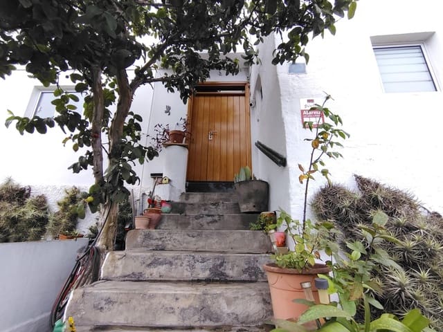 4 bedroom Finca/Country House for sale in Moya - € 235,000 (Ref: 9338459)