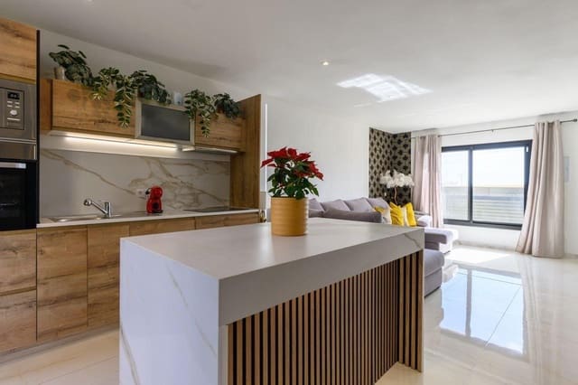 4 slaapkamer Rijtjeshuis te koop in Sonneland, San Bartolomé de Tirajana - € 535.000 (Ref: 9385478)