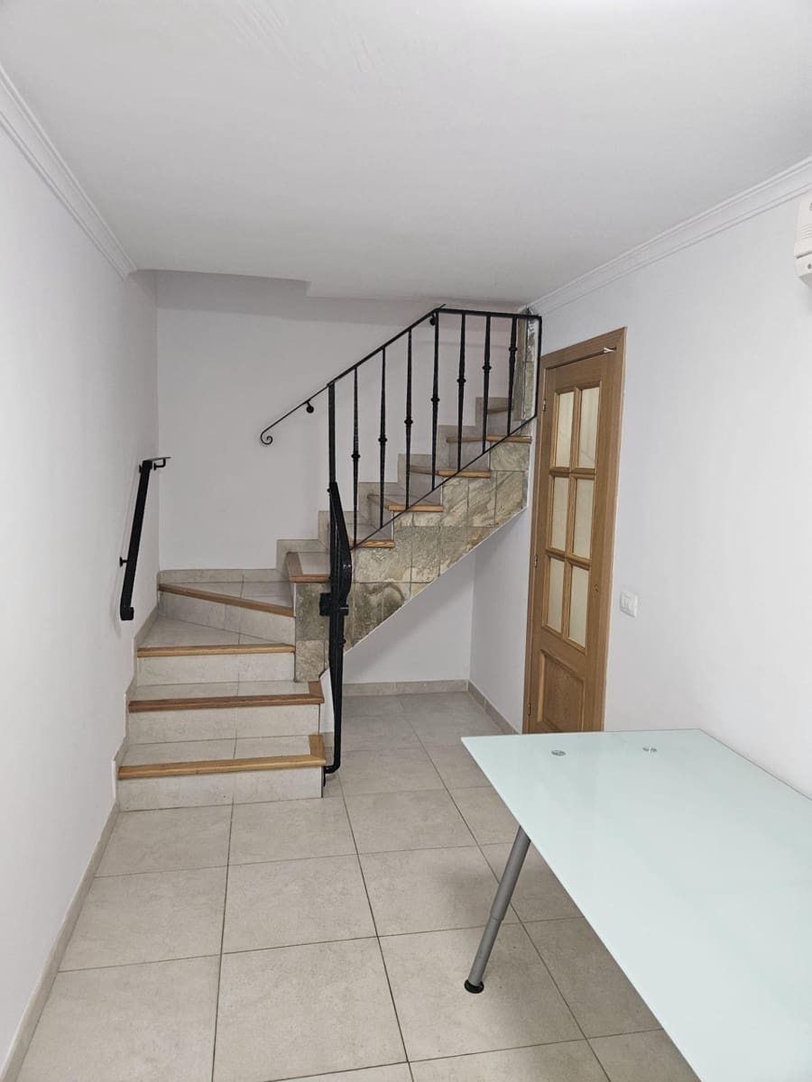 3 bedroom Apartment for sale in San Bartolome de Tirajana - € 395,000 (Ref: 9524487)