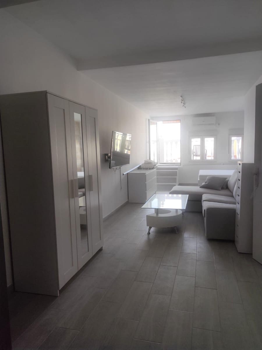 Studio att hyra i Mogan med pool - 950 € (Ref: 9541610)