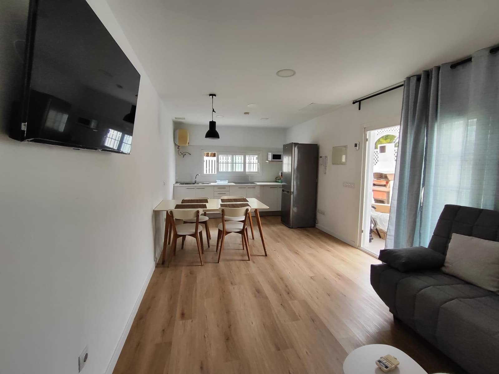 1 sovrum Lägenhet att hyra i San Agustin med pool - 1 100 € (Ref: 9551883)