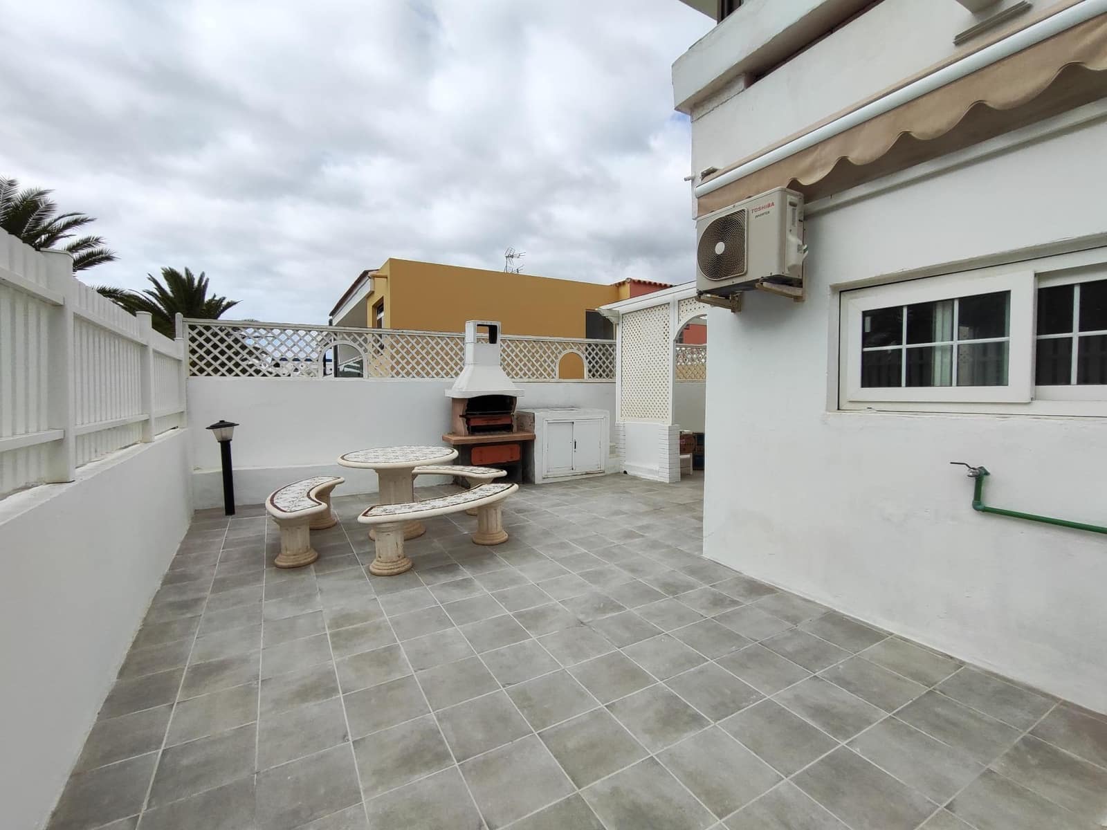 1 sovrum Lägenhet att hyra i San Agustin med pool - 1 100 € (Ref: 9551883)