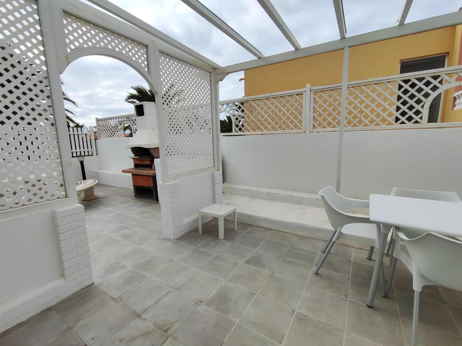 1 sovrum Lägenhet att hyra i San Agustin med pool - 1 100 € (Ref: 9551883)