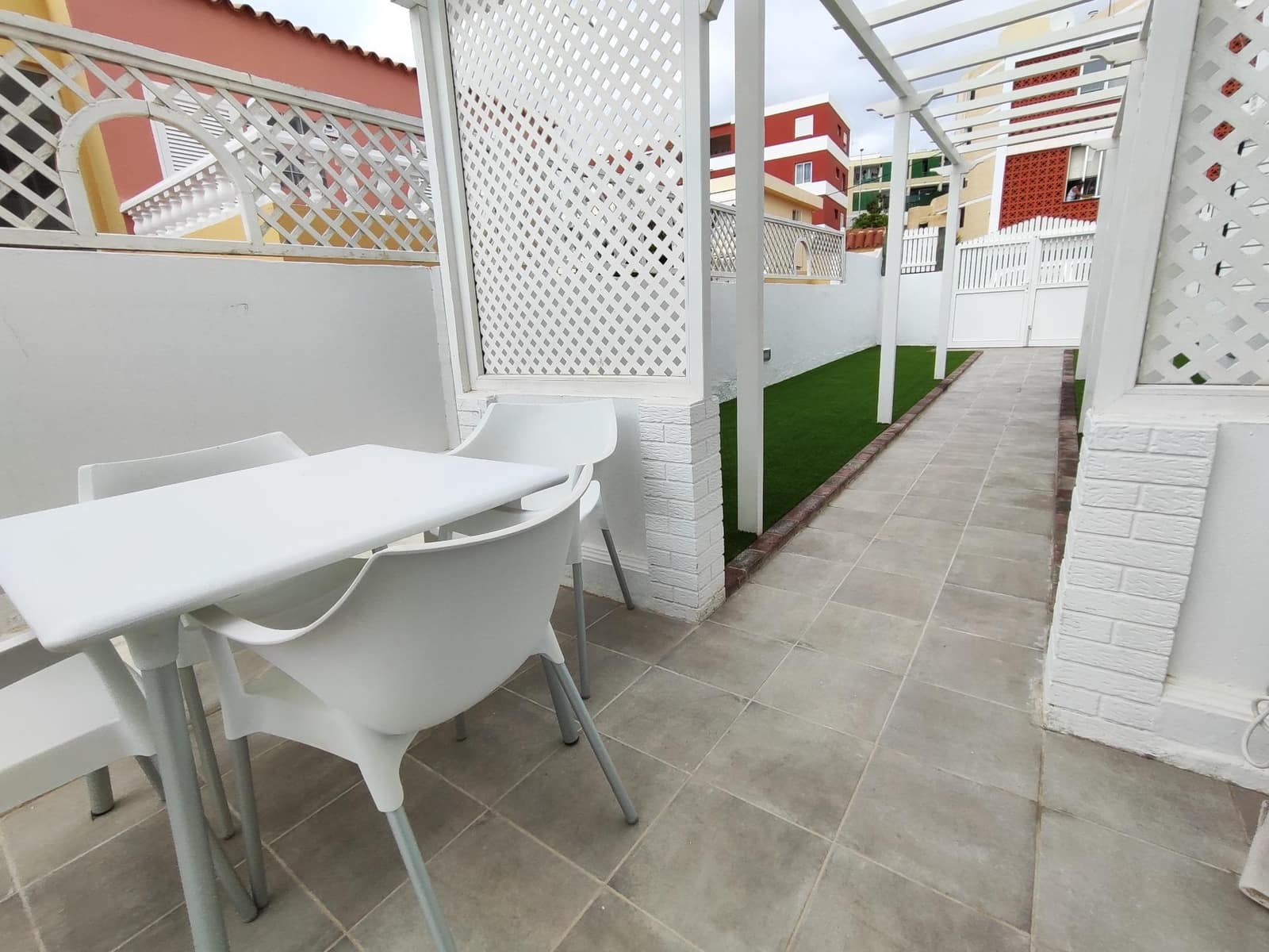 1 sovrum Lägenhet att hyra i San Agustin med pool - 1 100 € (Ref: 9551883)