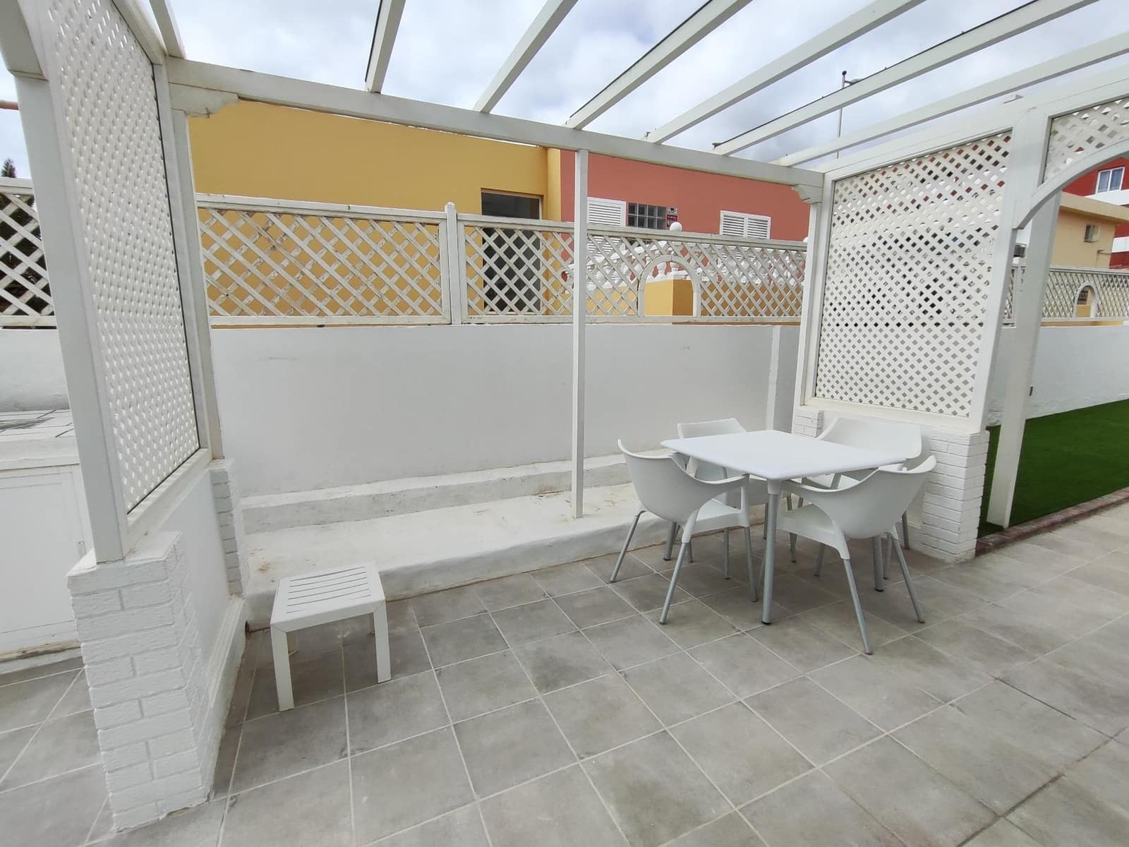 1 sovrum Lägenhet att hyra i San Agustin med pool - 1 100 € (Ref: 9551883)