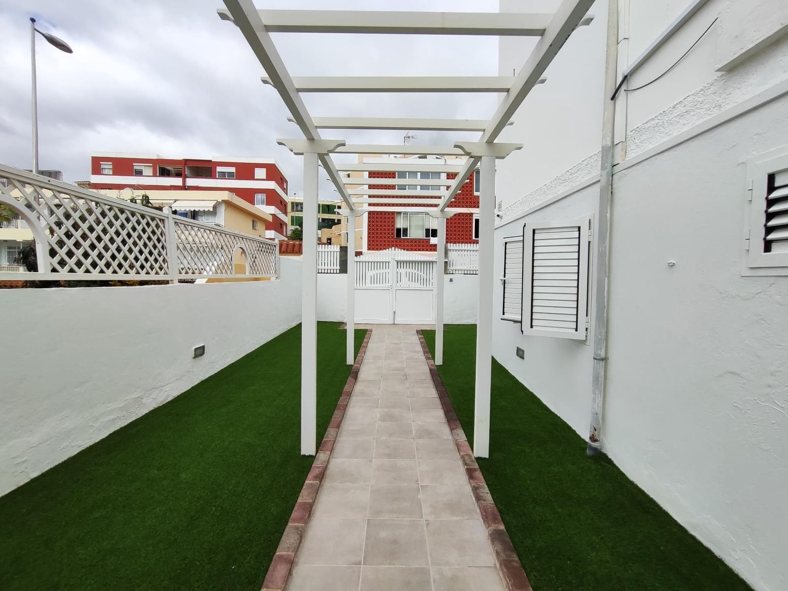 1 sovrum Lägenhet att hyra i San Agustin med pool - 1 100 € (Ref: 9551883)