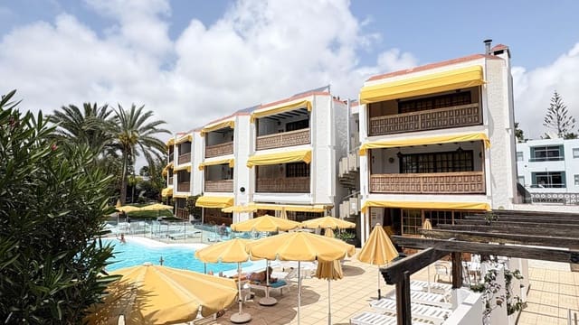 1 makuuhuone Kattohuoneisto myytävänä paikassa Playa del Inglés, San Bartolomé de Tirajana mukana uima-altaan - 315 000 € (Ref: 9773258)